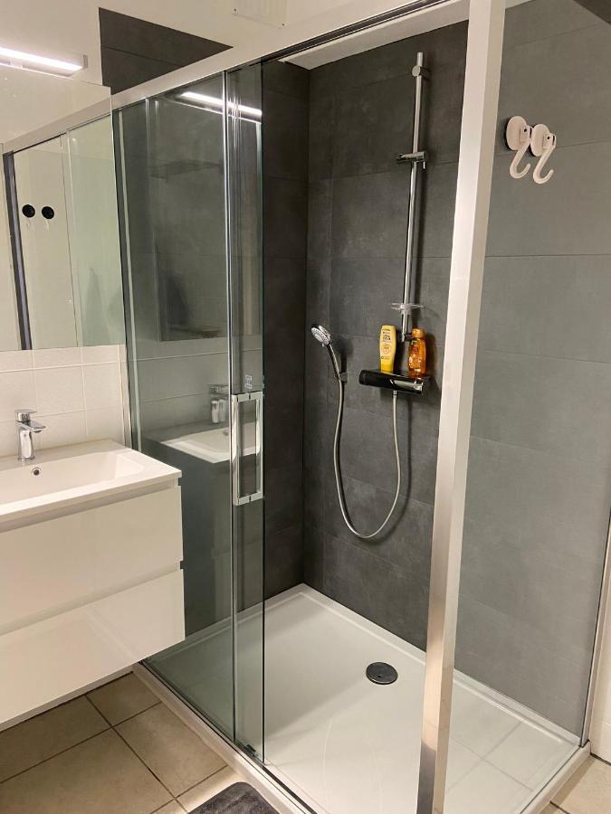 Weloveoostende - Newly Renovated Large Apartment 150M From The Beach - Including Bed Sheets And Final Clea-Ning Εξωτερικό φωτογραφία