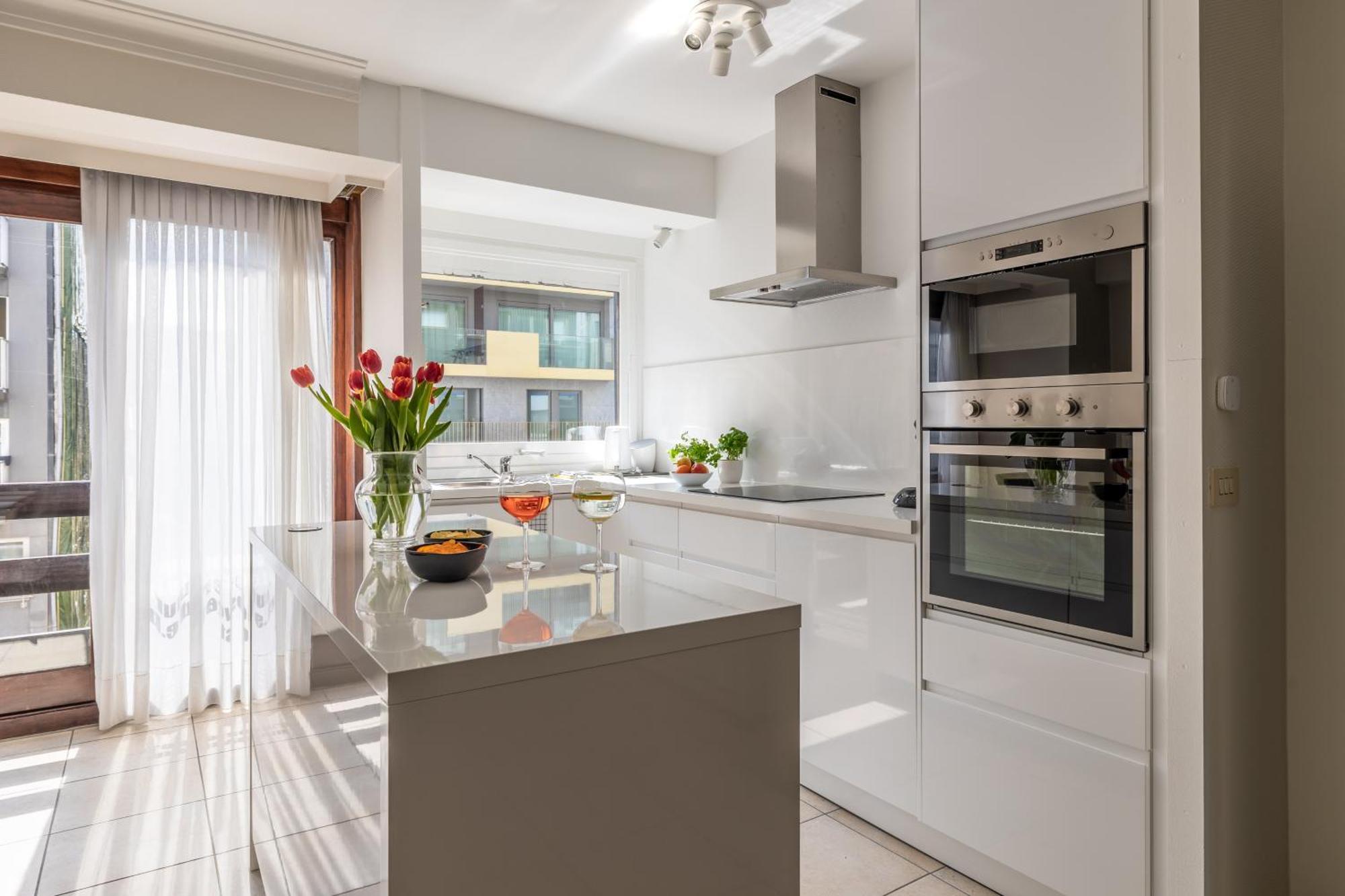 Weloveoostende - Newly Renovated Large Apartment 150M From The Beach - Including Bed Sheets And Final Clea-Ning Εξωτερικό φωτογραφία