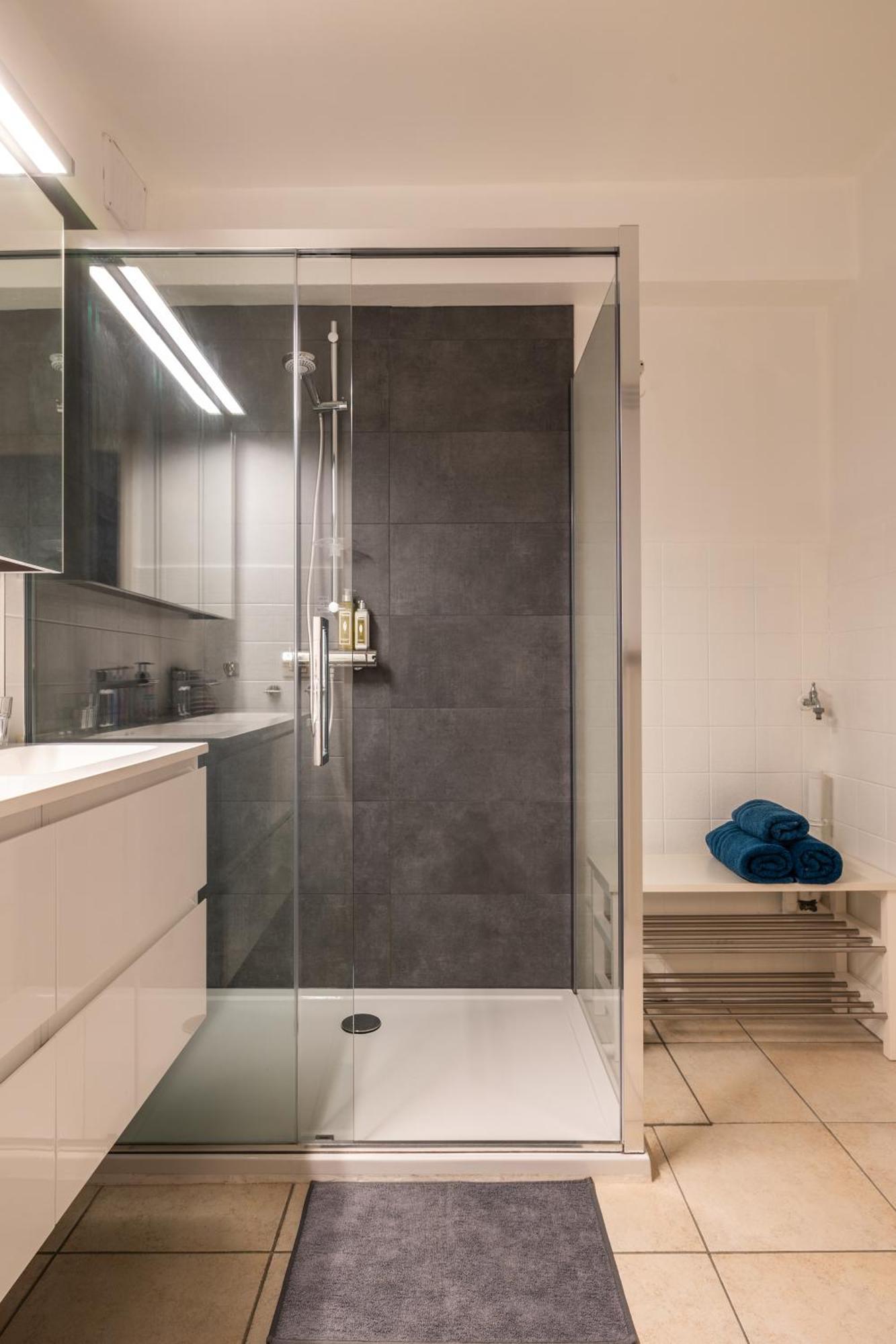 Weloveoostende - Newly Renovated Large Apartment 150M From The Beach - Including Bed Sheets And Final Clea-Ning Εξωτερικό φωτογραφία