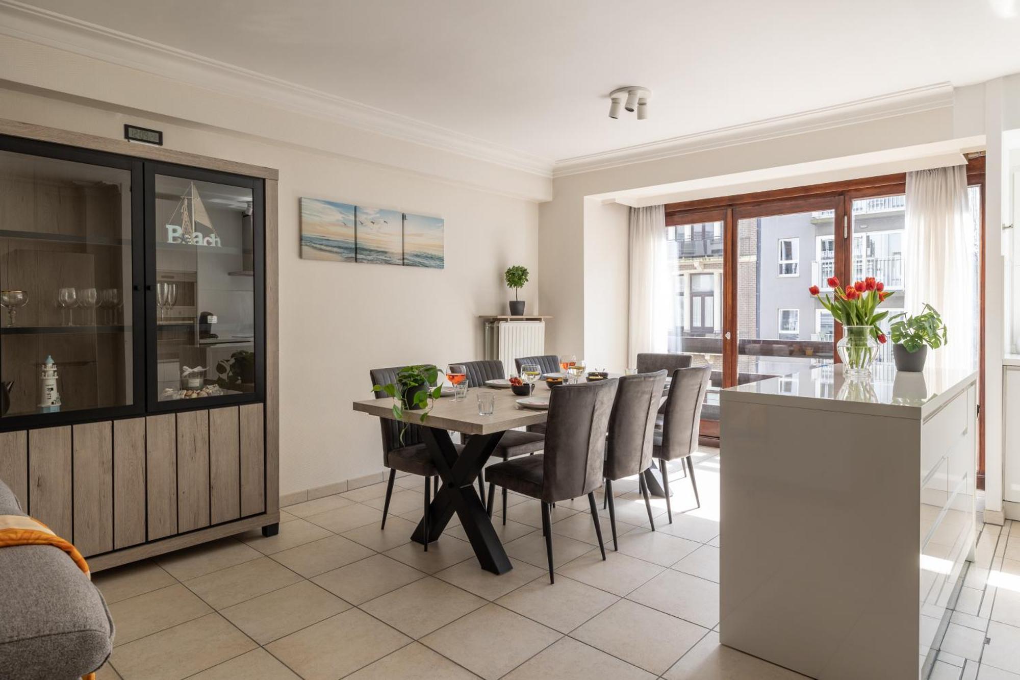Weloveoostende - Newly Renovated Large Apartment 150M From The Beach - Including Bed Sheets And Final Clea-Ning Εξωτερικό φωτογραφία
